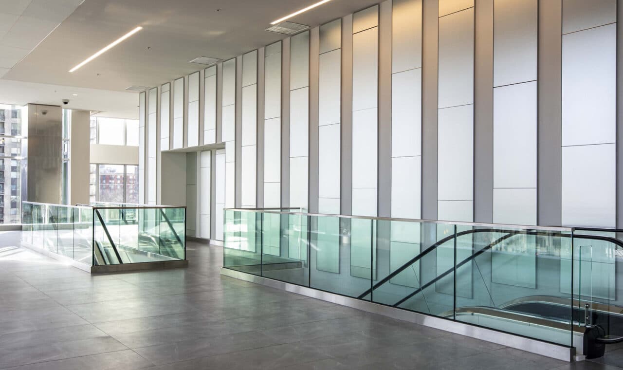 Enhanced Daylighting with Mirrors Optimizing Daylight