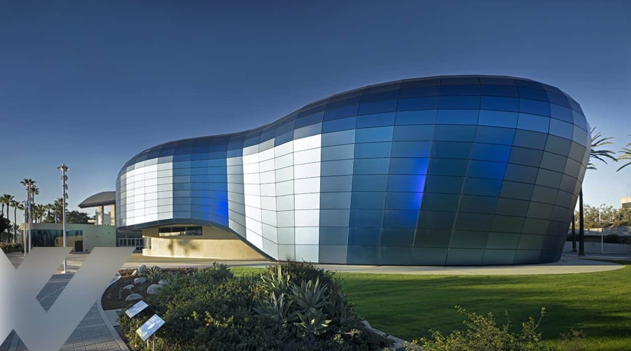 Aquarium of the Pacific – An Iconic Glass Project
