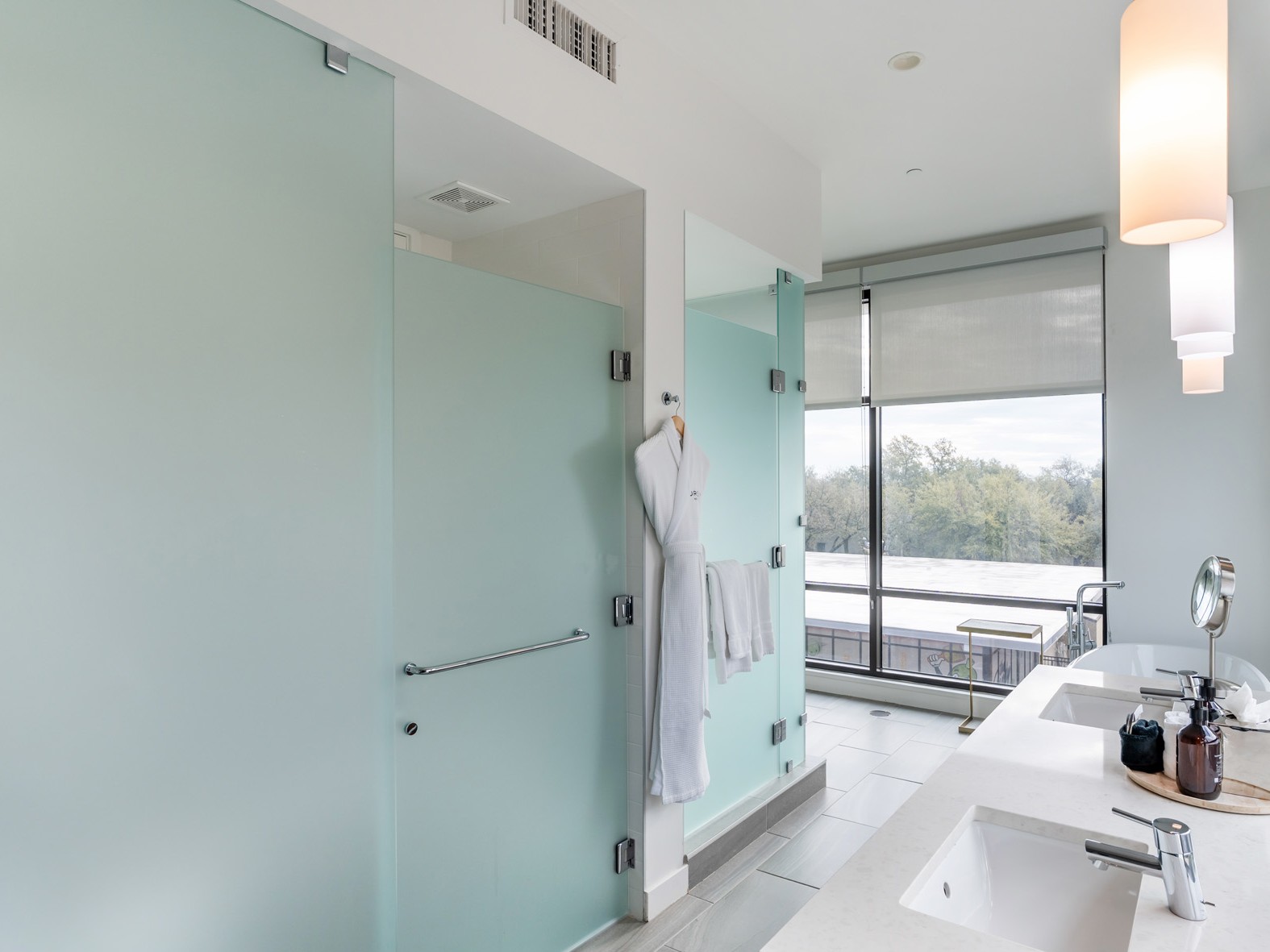 Drey-Hotel_Walker-Textures-Velour_034_4x3 The Drey Hotel at The Village, Dallas, with Walker Textures® Velour acid etched glass